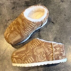 Brand new Ugg limited edition Brown Graphic Slip-On Booties / Mules